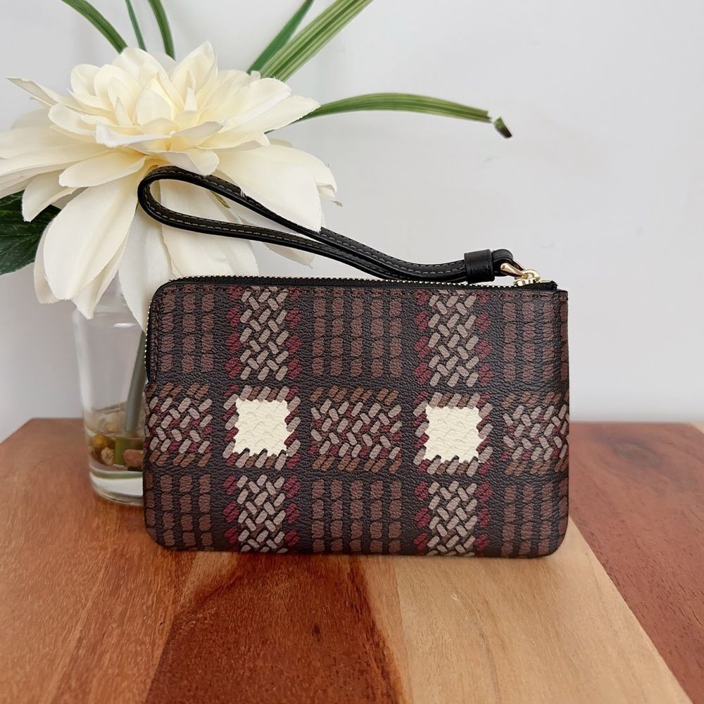 NWT Coach Corner Zip Wristlet With Brushed Plaid Print - Picture 3 of 5